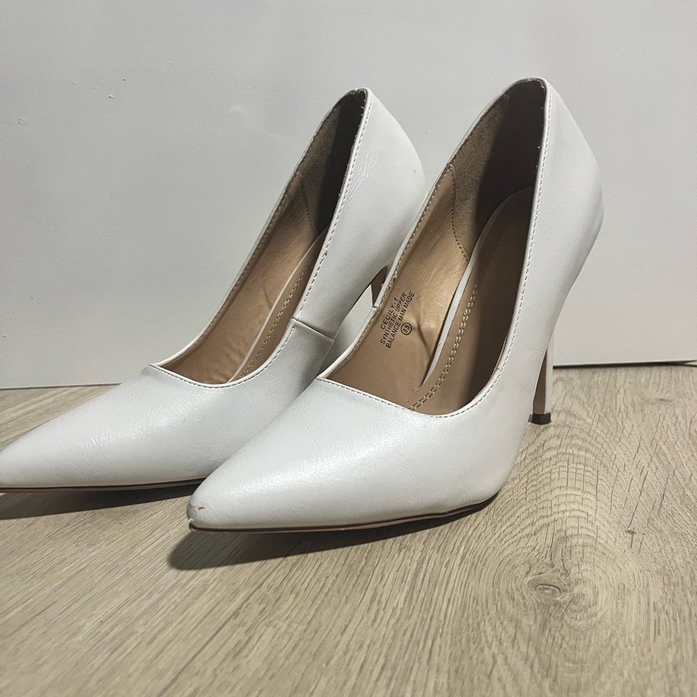 Chase + Chloe White Heeled Pumps